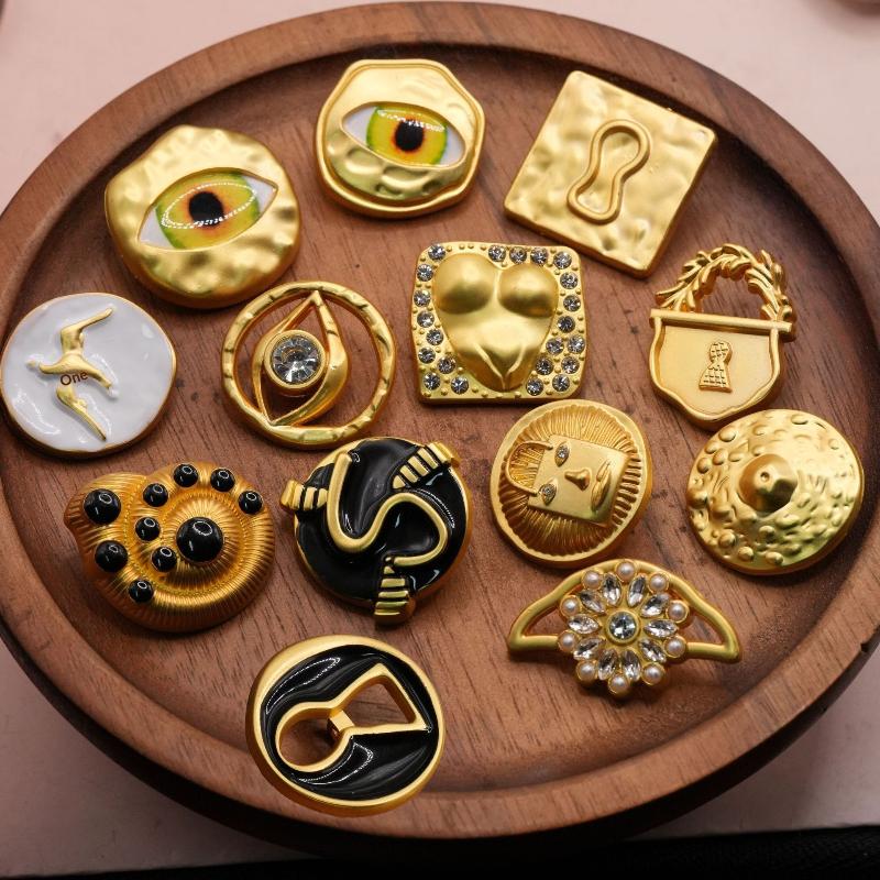ヴィンテージメタルボタン ハート型 アーティスティックアイデ - Craft Embellishments のレビューと価格